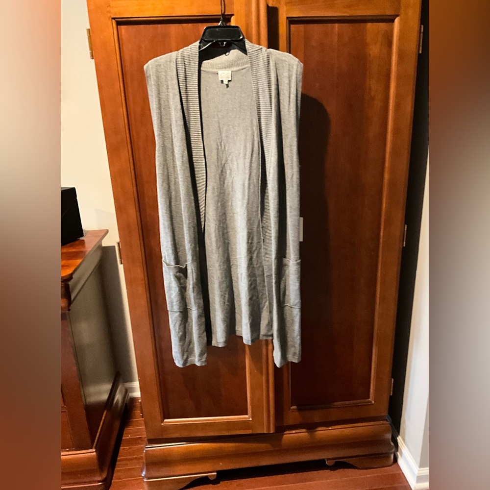 NWT Cielo Light Gray Open Front Sleeveless Cardigan Vest Size XLarge